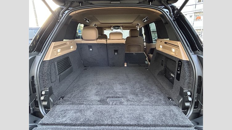 2024 認定中古車 Land Rover Range Rover サントリーニブラック P550 AWD PHEV（AT） スタンダードホイールベース SE