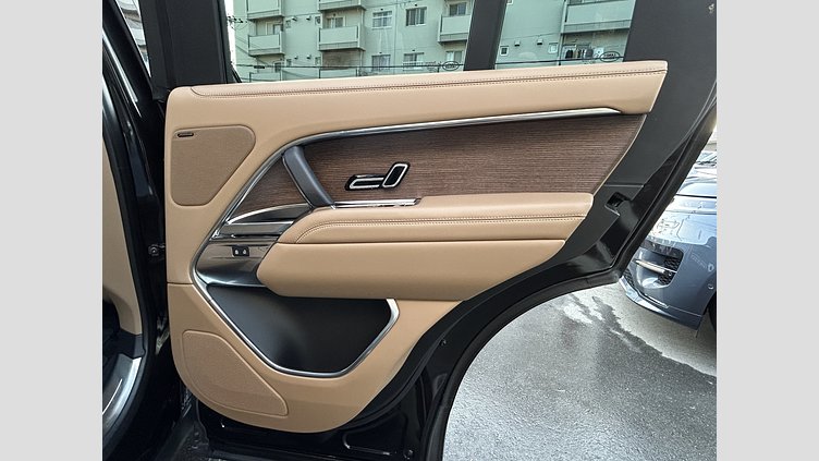 2024 認定中古車 Land Rover Range Rover サントリーニブラック P550 AWD PHEV（AT） スタンダードホイールベース SE