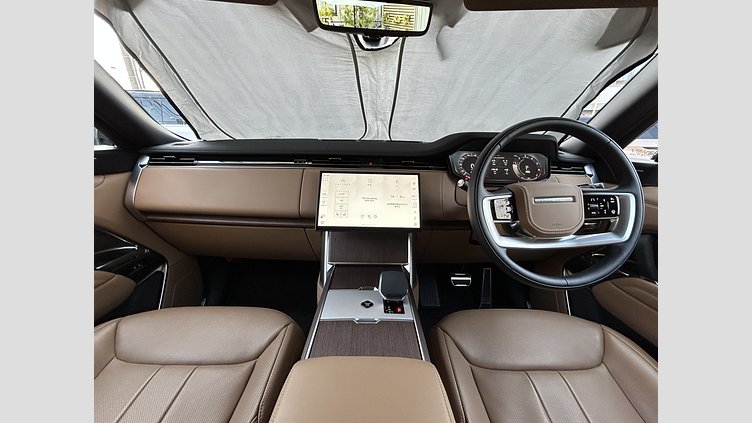 2024 認定中古車 Land Rover Range Rover サントリーニブラック P550 AWD PHEV（AT） スタンダードホイールベース SE