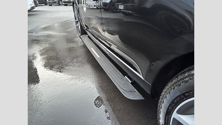 2024 認定中古車 Land Rover Range Rover サントリーニブラック P550 AWD PHEV（AT） スタンダードホイールベース SE