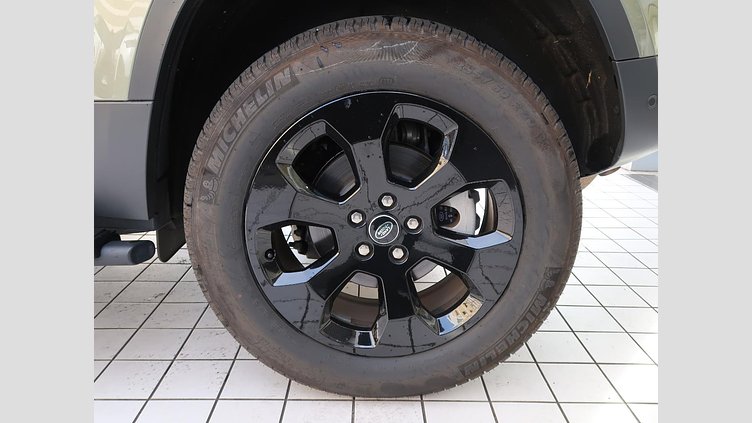 2024 認定中古車 Land Rover Defender 110 パンゲアグリーン P300 AWD（AT） SE