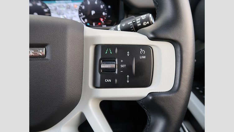 2024 認定中古車 Land Rover Defender 110 パンゲアグリーン P300 AWD（AT） SE