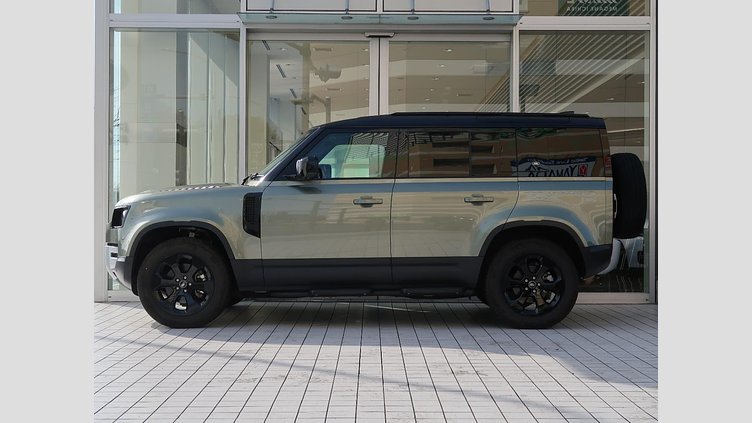 2024 認定中古車 Land Rover Defender 110 パンゲアグリーン P300 AWD（AT） SE