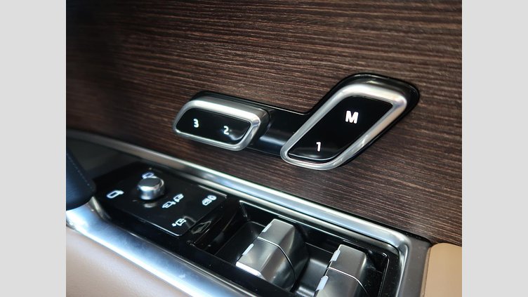 2024 認定中古車 Land Rover Range Rover オストゥーニパールホワイト D350 AWD MHEV（AT） スタンダードホイールベース Autobiography