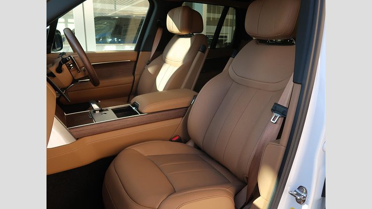 2024 認定中古車 Land Rover Range Rover オストゥーニパールホワイト D350 AWD MHEV（AT） スタンダードホイールベース Autobiography