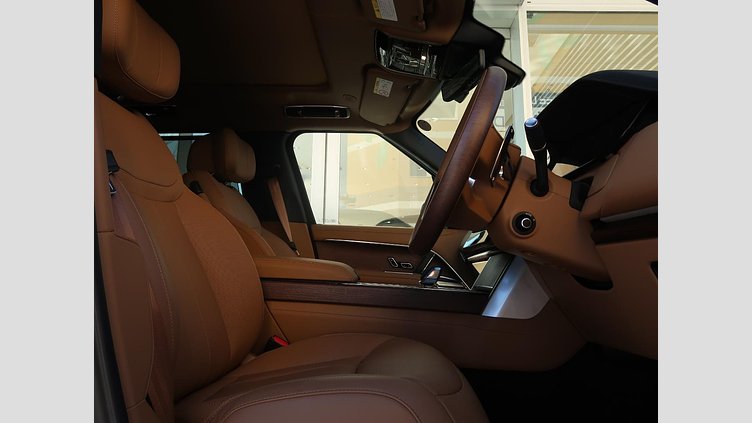 2024 認定中古車 Land Rover Range Rover オストゥーニパールホワイト D350 AWD MHEV（AT） スタンダードホイールベース Autobiography