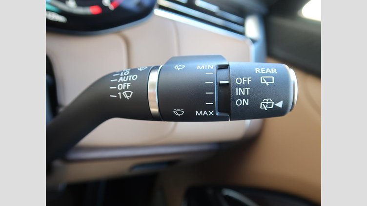 2024 認定中古車 Land Rover Range Rover オストゥーニパールホワイト D350 AWD MHEV（AT） スタンダードホイールベース Autobiography