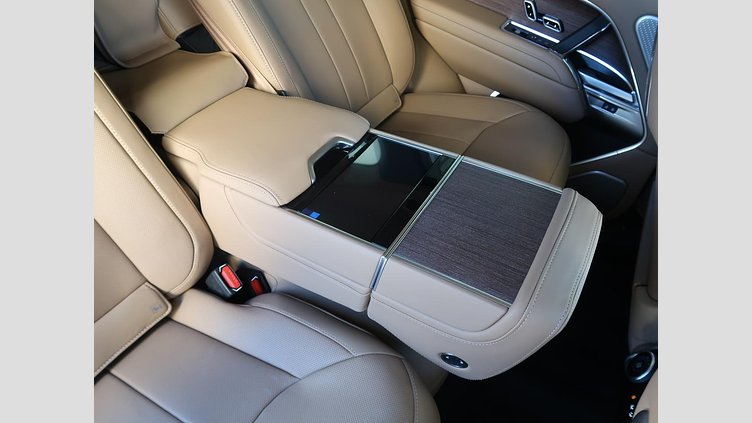 2024 認定中古車 Land Rover Range Rover オストゥーニパールホワイト D350 AWD MHEV（AT） スタンダードホイールベース Autobiography