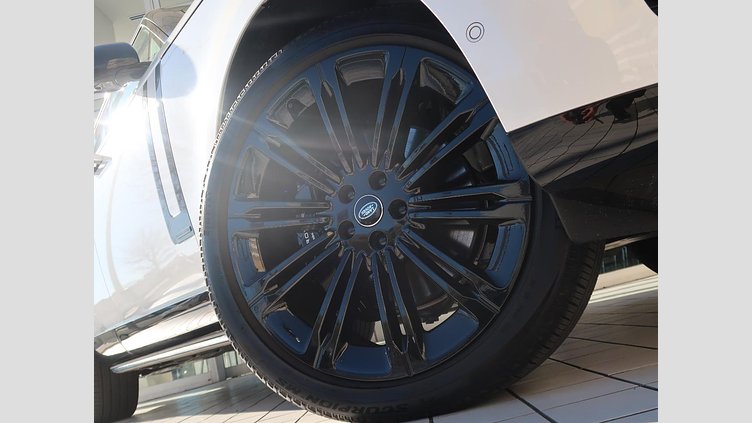 2024 認定中古車 Land Rover Range Rover オストゥーニパールホワイト D350 AWD MHEV（AT） スタンダードホイールベース Autobiography