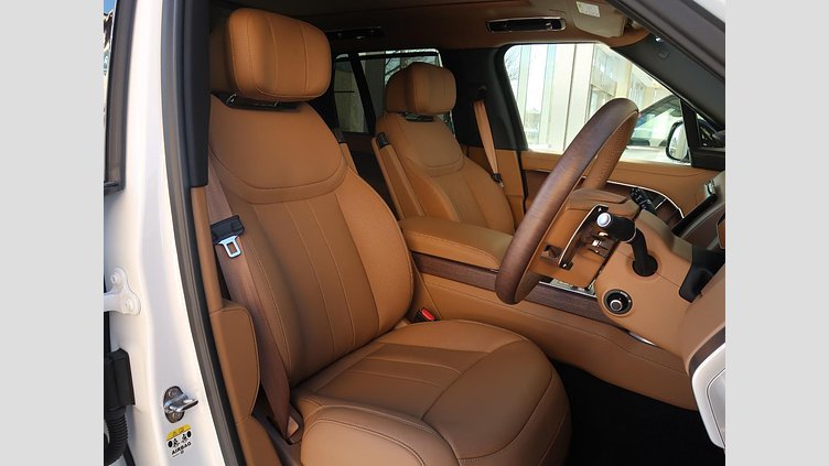 2024 認定中古車 Land Rover Range Rover オストゥーニパールホワイト D350 AWD MHEV（AT） スタンダードホイールベース Autobiography