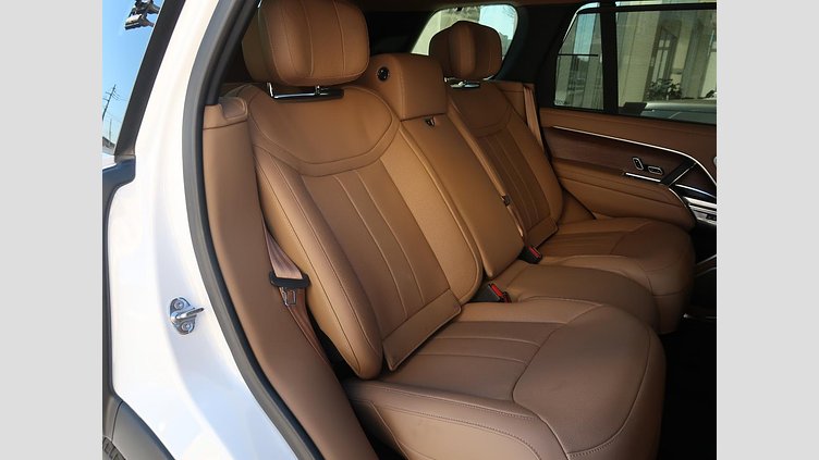 2024 認定中古車 Land Rover Range Rover オストゥーニパールホワイト D350 AWD MHEV（AT） スタンダードホイールベース Autobiography