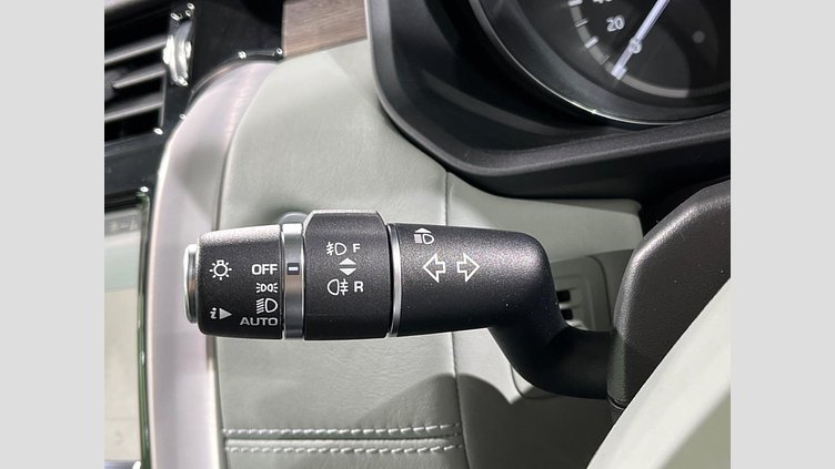 2017 認定中古車 Land Rover Discovery Waitomo Grey 3.0 litre V6 Supercharged Petrol HSEラグジュアリー