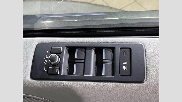 2017 認定中古車 Land Rover Discovery Waitomo Grey 3.0 litre V6 Supercharged Petrol HSEラグジュアリー