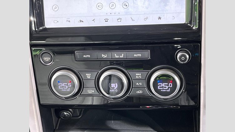 2017 認定中古車 Land Rover Discovery Waitomo Grey 3.0 litre V6 Supercharged Petrol HSEラグジュアリー