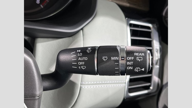 2017 認定中古車 Land Rover Discovery Waitomo Grey 3.0 litre V6 Supercharged Petrol HSEラグジュアリー