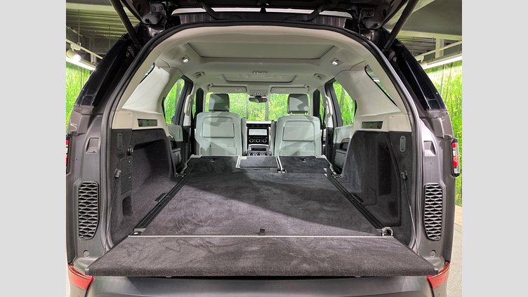 2017 認定中古車 Land Rover Discovery Waitomo Grey 3.0 litre V6 Supercharged Petrol HSEラグジュアリー