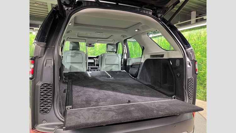 2017 認定中古車 Land Rover Discovery Waitomo Grey 3.0 litre V6 Supercharged Petrol HSEラグジュアリー