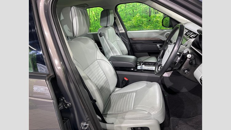 2017 認定中古車 Land Rover Discovery Waitomo Grey 3.0 litre V6 Supercharged Petrol HSEラグジュアリー