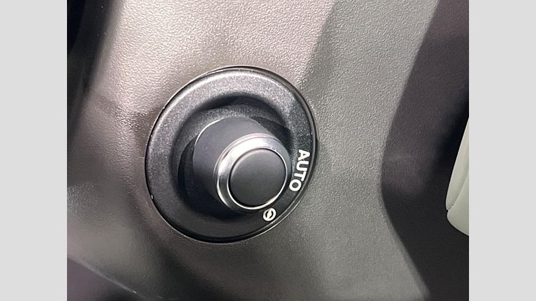 2017 認定中古車 Land Rover Discovery Waitomo Grey 3.0 litre V6 Supercharged Petrol HSEラグジュアリー