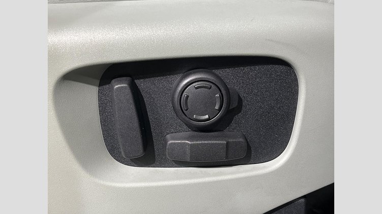 2017 認定中古車 Land Rover Discovery Waitomo Grey 3.0 litre V6 Supercharged Petrol HSEラグジュアリー