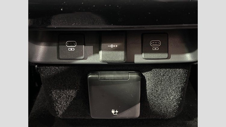 2024 認定中古車 Land Rover Range Rover Sport オストゥーニパールホワイト P550eプラグインハイブリッド（ガソリン） スタンダードホイールベース Dynamic SE