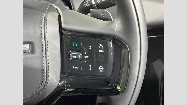 2024 認定中古車 Land Rover Range Rover Sport オストゥーニパールホワイト P550eプラグインハイブリッド（ガソリン） スタンダードホイールベース Dynamic SE