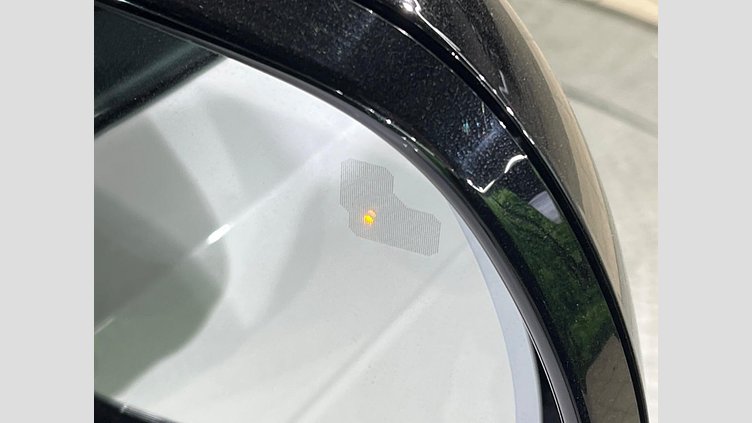 2024 認定中古車 Land Rover Range Rover Sport オストゥーニパールホワイト P550eプラグインハイブリッド（ガソリン） スタンダードホイールベース Dynamic SE