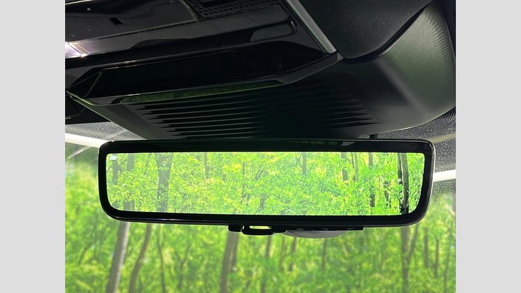 2024 認定中古車 Land Rover Range Rover Sport オストゥーニパールホワイト P550eプラグインハイブリッド（ガソリン） スタンダードホイールベース Dynamic SE