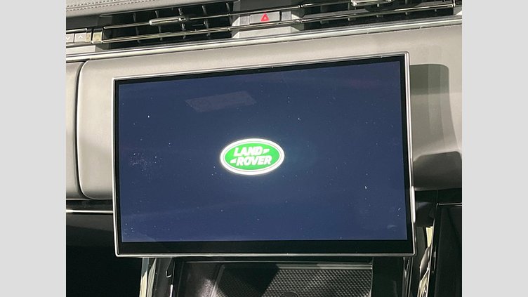 2024 認定中古車 Land Rover Range Rover Sport オストゥーニパールホワイト P550eプラグインハイブリッド（ガソリン） スタンダードホイールベース Dynamic SE