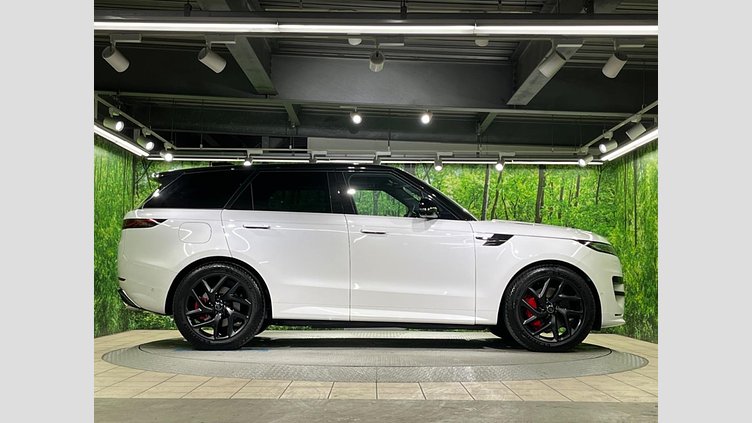 2024 認定中古車 Land Rover Range Rover Sport オストゥーニパールホワイト P550eプラグインハイブリッド（ガソリン） スタンダードホイールベース Dynamic SE