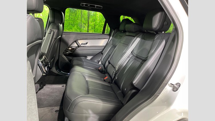 2024 認定中古車 Land Rover Range Rover Sport オストゥーニパールホワイト P550eプラグインハイブリッド（ガソリン） スタンダードホイールベース Dynamic SE