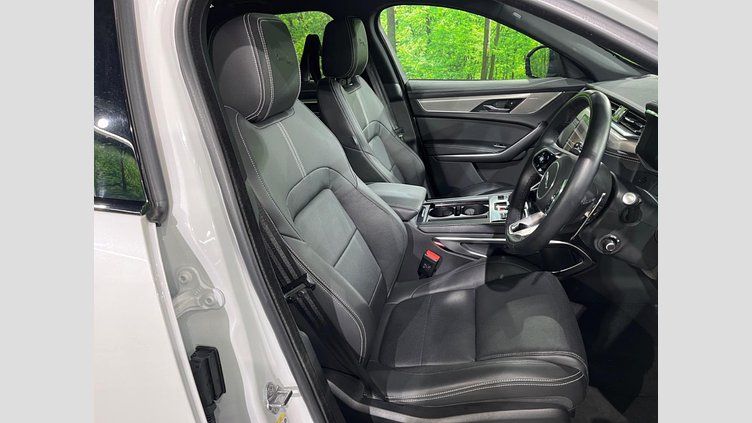 2023 認定中古車 Jaguar F-Pace オストゥーニパールホワイト D204 AWD（オートマチック）MHEV R-DYNAMIC SE