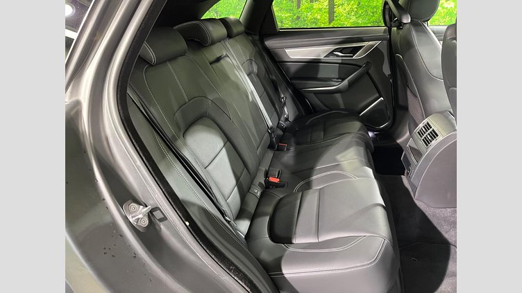 2023 認定中古車 Jaguar F-Pace オストゥーニパールホワイト D204 AWD（オートマチック）MHEV R-DYNAMIC SE