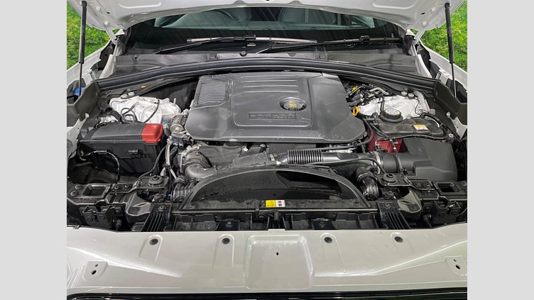 2023 認定中古車 Jaguar F-Pace オストゥーニパールホワイト D204 AWD（オートマチック）MHEV R-DYNAMIC SE