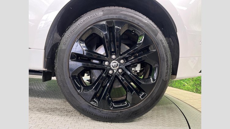 2023 認定中古車 Jaguar F-Pace オストゥーニパールホワイト D204 AWD（オートマチック）MHEV R-DYNAMIC SE