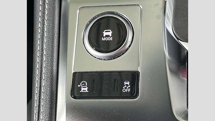 2023 認定中古車 Jaguar F-Pace オストゥーニパールホワイト D204 AWD（オートマチック）MHEV R-DYNAMIC SE