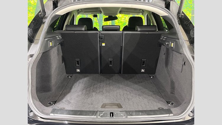 2017 認定中古車 Jaguar F-Pace Santorini Black 4WD R-sport