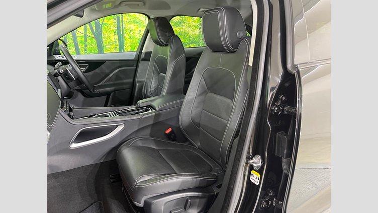 2017 認定中古車 Jaguar F-Pace Santorini Black 4WD R-sport