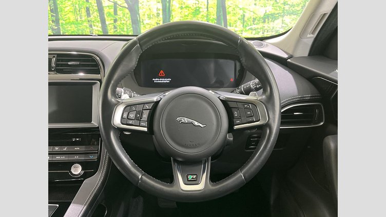2017 認定中古車 Jaguar F-Pace Santorini Black 4WD R-sport