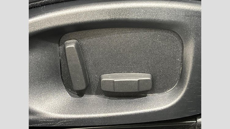 2017 認定中古車 Jaguar F-Pace Santorini Black 4WD R-sport