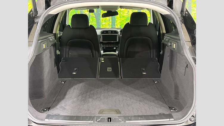 2017 認定中古車 Jaguar F-Pace Santorini Black 4WD R-sport