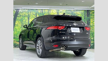 F-Pace 1