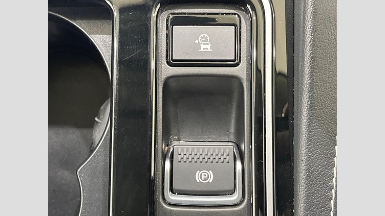 2017 認定中古車 Jaguar F-Pace Santorini Black 4WD R-sport