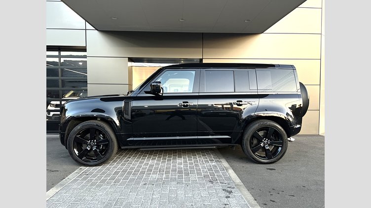 2024 認定中古車 Land Rover Defender 110 サントリーニブラック P525 ガソリン V8