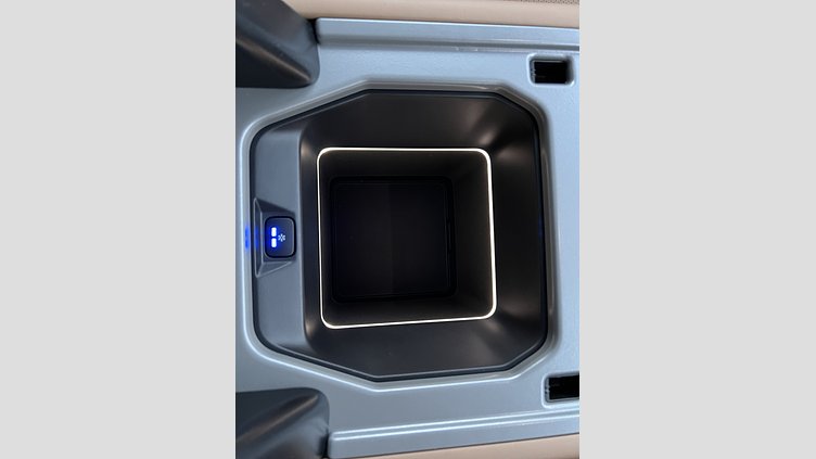 2024 認定中古車 Land Rover Defender 110 サントリーニブラック P525 ガソリン V8