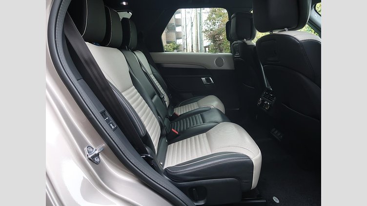 2021 認定中古車 Land Rover Discovery Lantau Bronze 3.0 litre i6D​ ダイナミックHSE