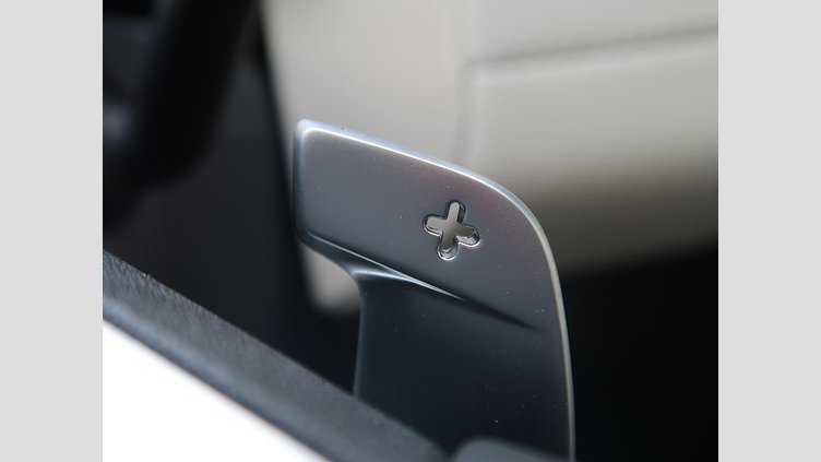 2021 認定中古車 Land Rover Discovery Lantau Bronze 3.0 litre i6D​ ダイナミックHSE