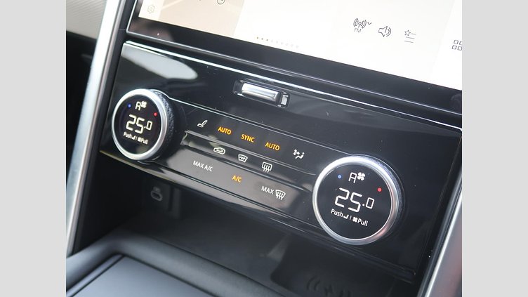 2021 認定中古車 Land Rover Discovery Lantau Bronze 3.0 litre i6D​ ダイナミックHSE