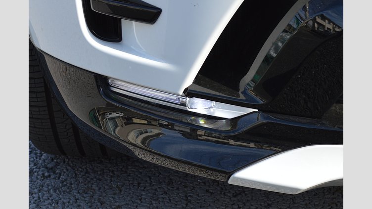 2024 認定中古車 Land Rover Discovery フジホワイト D350マイルドハイブリッド（ディーゼル） Dynamic HSE