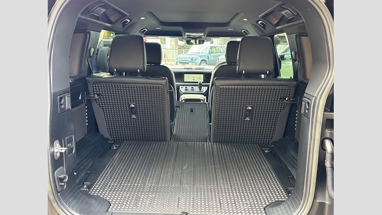 2023 認定中古車 Land Rover Defender 110 サントリーニブラック D300 AWD（AT） X-DYNAMIC SE